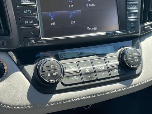 Used 2018 Toyota RAV4 Limited image 7