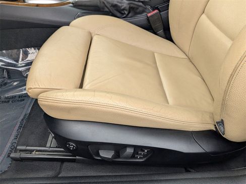 Used 2013 BMW 135i Convertible image 19