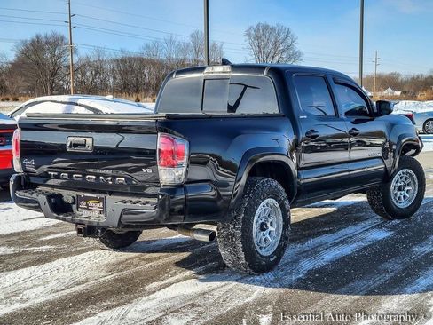 Used 2017 Toyota Tacoma Limited w/ Tow Package image 7