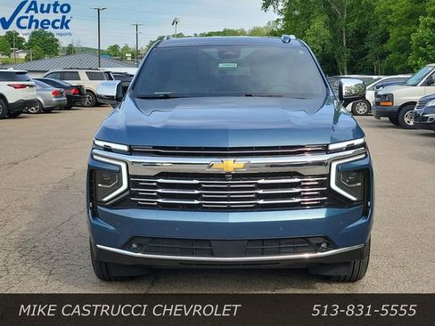 Used 2025 Chevrolet Suburban Premier AWD/4WD image 8