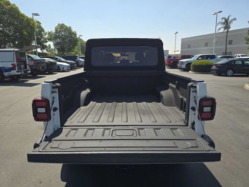 Used 2020 Jeep Gladiator Rubicon AWD/4WD image 15
