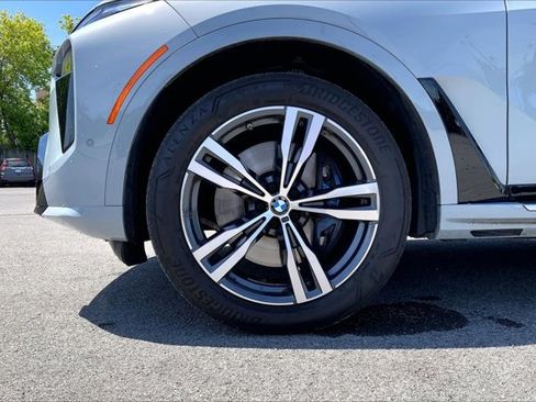 Used 2026 BMW X7 xDrive40i AWD/4WD image 8