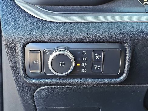 Used 2020 Ford Explorer XLT w/ Equipment Group 202A image 27