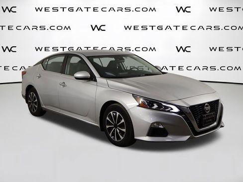 Used 2022 Nissan Altima 2.5 SV FWD image 42