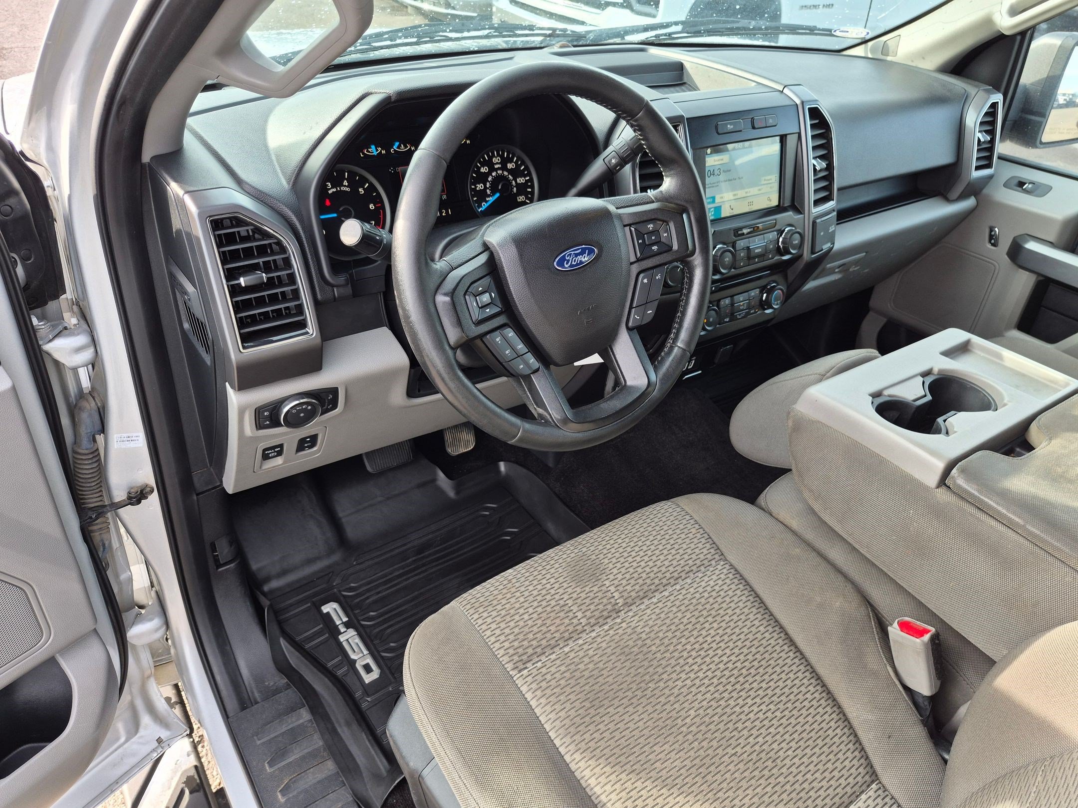 Used 2017 Ford F150 XLT w/ Equipment Group 302A Luxury AWD/4WD image 14
