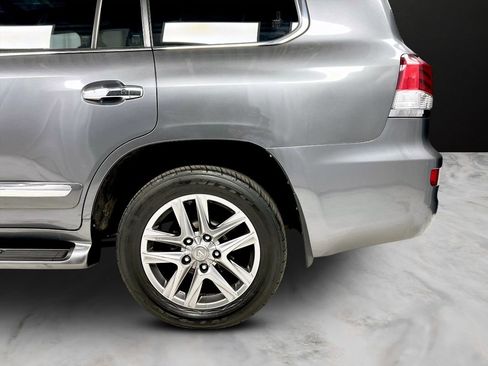 Used 2015 Lexus LX 570 4WD w/ Luxury Package image 13