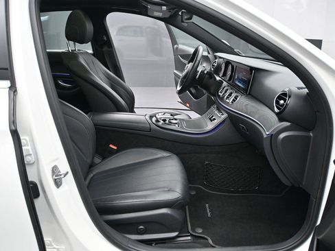 Used 2018 Mercedes-Benz E 300 4MATIC image 18