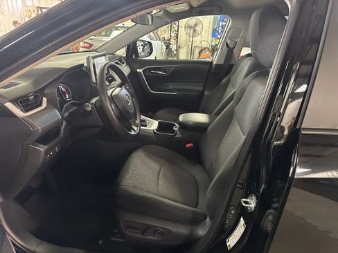 Certified 2025 Toyota RAV4 XLE AWD/4WD image 13