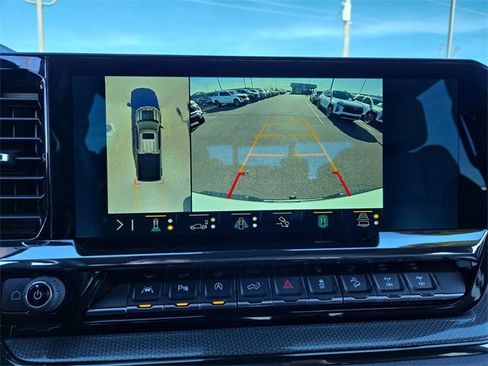 Used 2023 Chevrolet Silverado 1500 ZR2 w/ Technology Package image 24