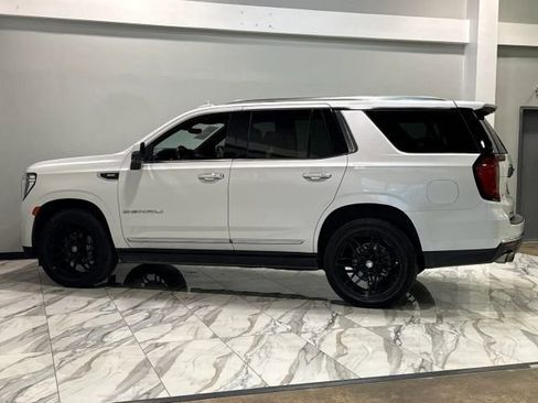 Used 2021 GMC Yukon Denali w/ Denali Premium Package RWD image 9