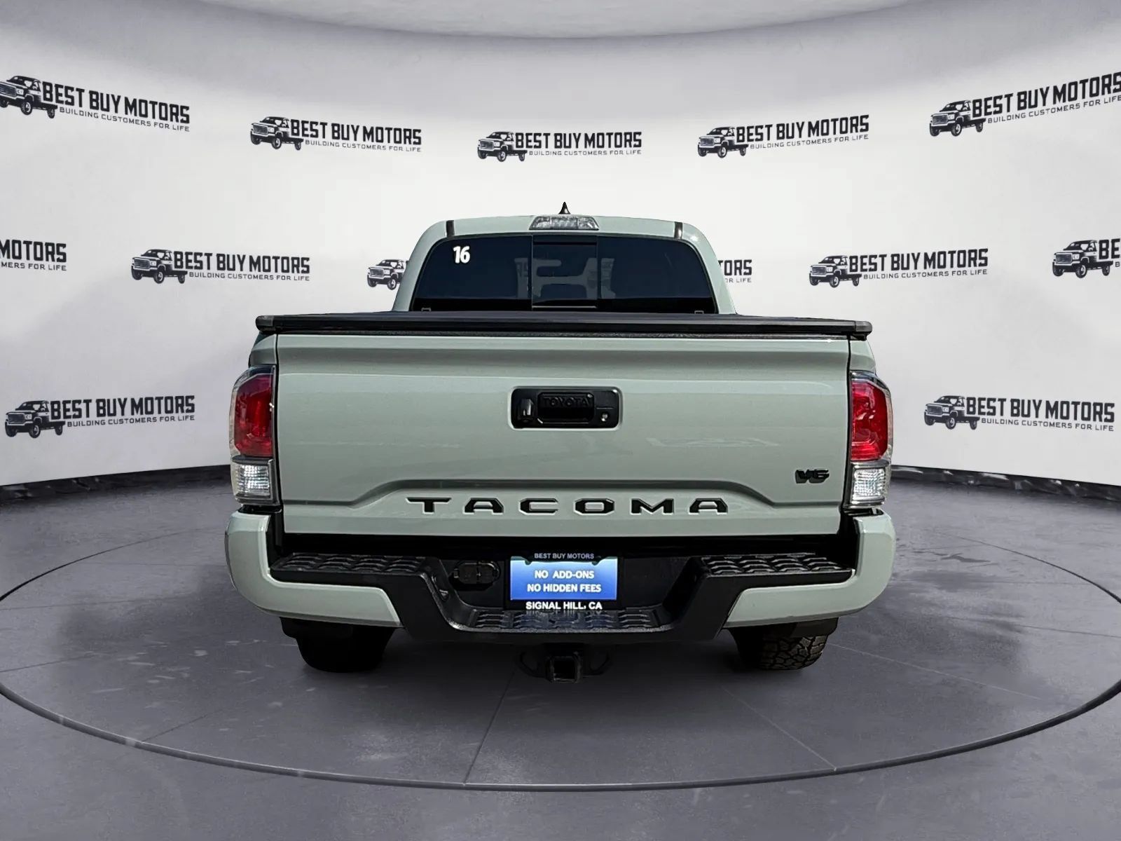 Used 2023 Toyota Tacoma TRD Sport w/ Black Out Package (TMS) AWD/4WD image 7