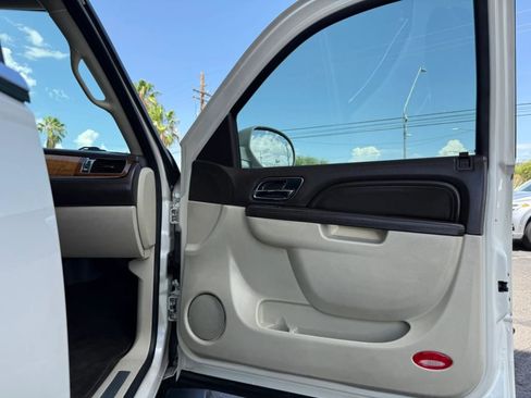 Used 2013 Cadillac Escalade Platinum AWD/4WD image 34