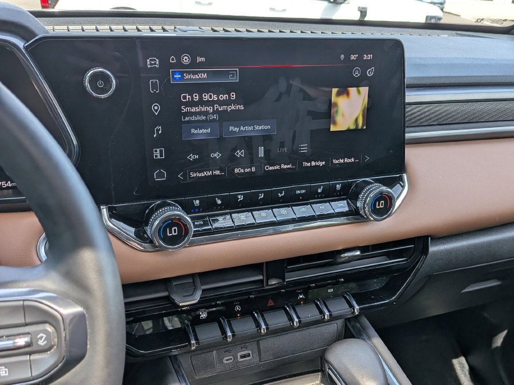 Used 2025 GMC Canyon AT4 w/ Technology Plus Package AWD/4WD image 15