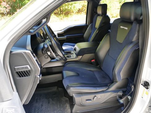 Used 2019 Ford F150 Raptor w/ Equipment Group 802A Luxury image 3