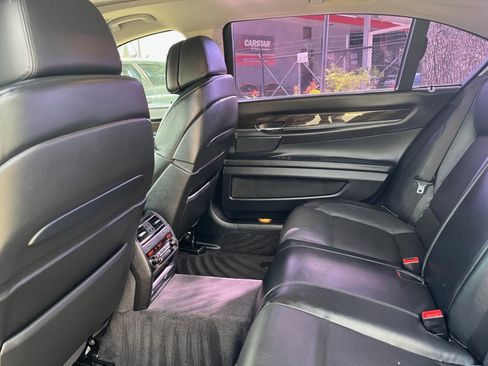 Used 2010 BMW 750Li image 26