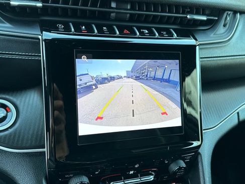 Certified 2024 Jeep Grand Cherokee Altitude AWD/4WD image 29