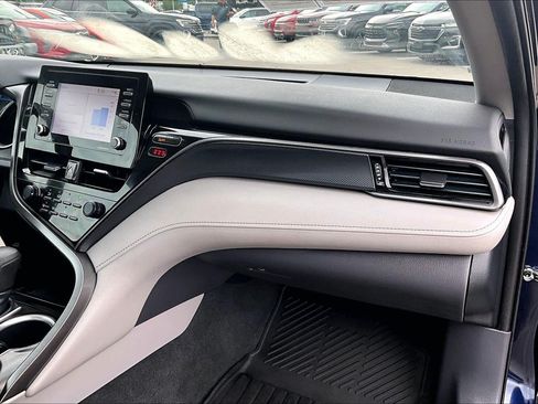 Used 2021 Toyota Camry LE FWD image 14