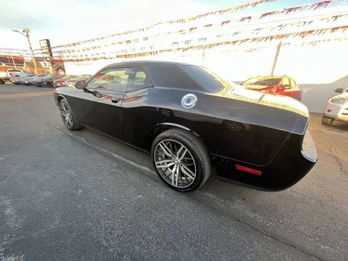 Used 2013 Dodge Challenger SXT image 4