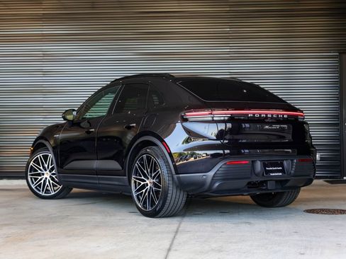 New 2025 Porsche Macan 4 Electric image 3