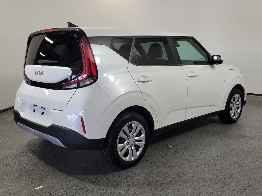 Used 2023 Kia Soul LX FWD image 6