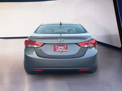Used 2013 Hyundai Elantra GLS w/ Preferred Pkg image 4