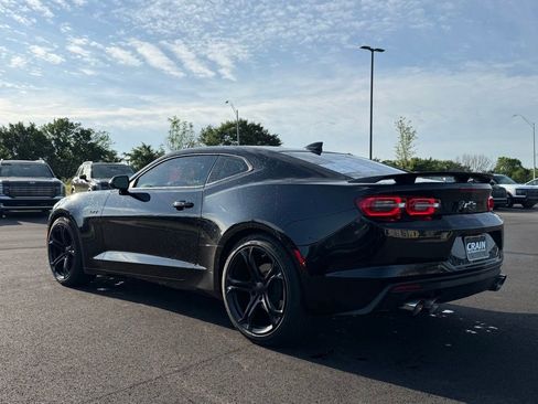 Used 2021 Chevrolet Camaro LT RWD image 7