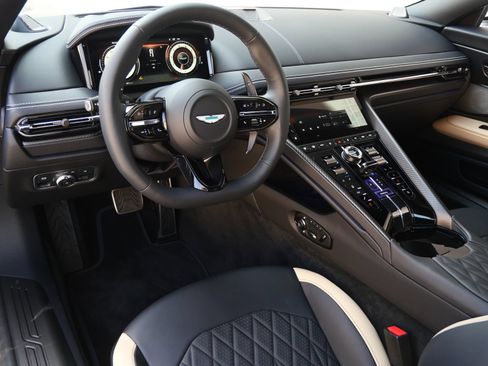 Used 2025 Aston Martin DB12 Coupe RWD image 3
