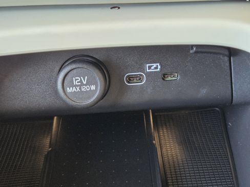 Used 2022 Volvo XC60 B5 Inscription w/ Advanced Package FWD image 41