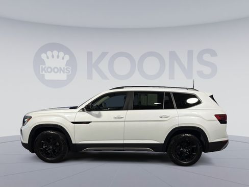 Used 2024 Volkswagen Atlas Peak Edition SEL AWD/4WD image 2