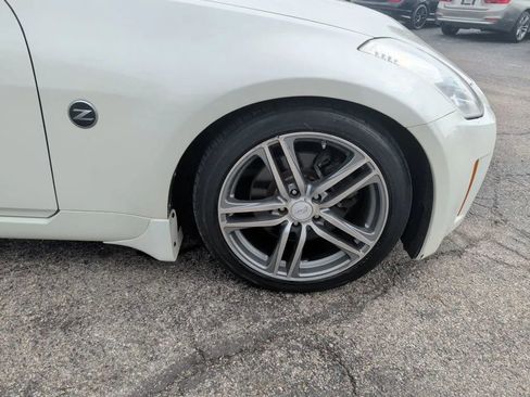 Used 2007 Nissan 350Z Touring RWD image 13