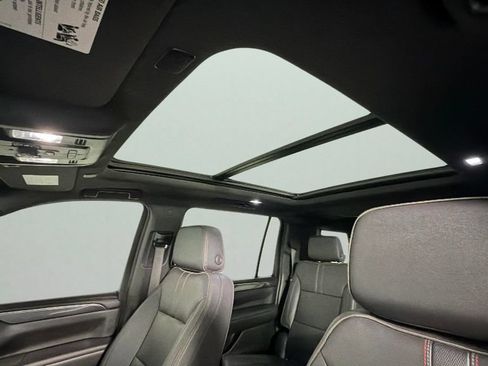 Certified 2023 Chevrolet Suburban RST w/ Luxury Package AWD/4WD image 26
