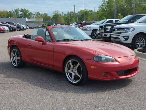 Used 2004 MAZDA MX-5 Miata MAZDASPEED w/ Grand Touring Pkg RWD image 2