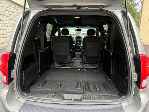 Used 2017 Dodge Grand Caravan SE FWD image 37