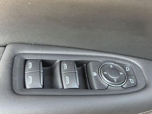 Certified 2025 Cadillac XT5 Luxury image 19