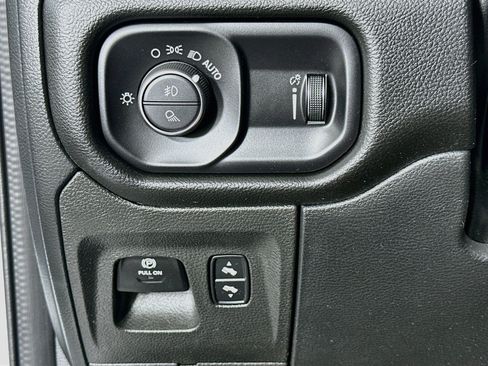 Used 2023 RAM 1500 Big Horn AWD/4WD image 17