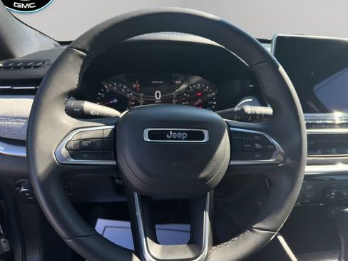 Used 2024 Jeep Compass Latitude AWD/4WD image 12