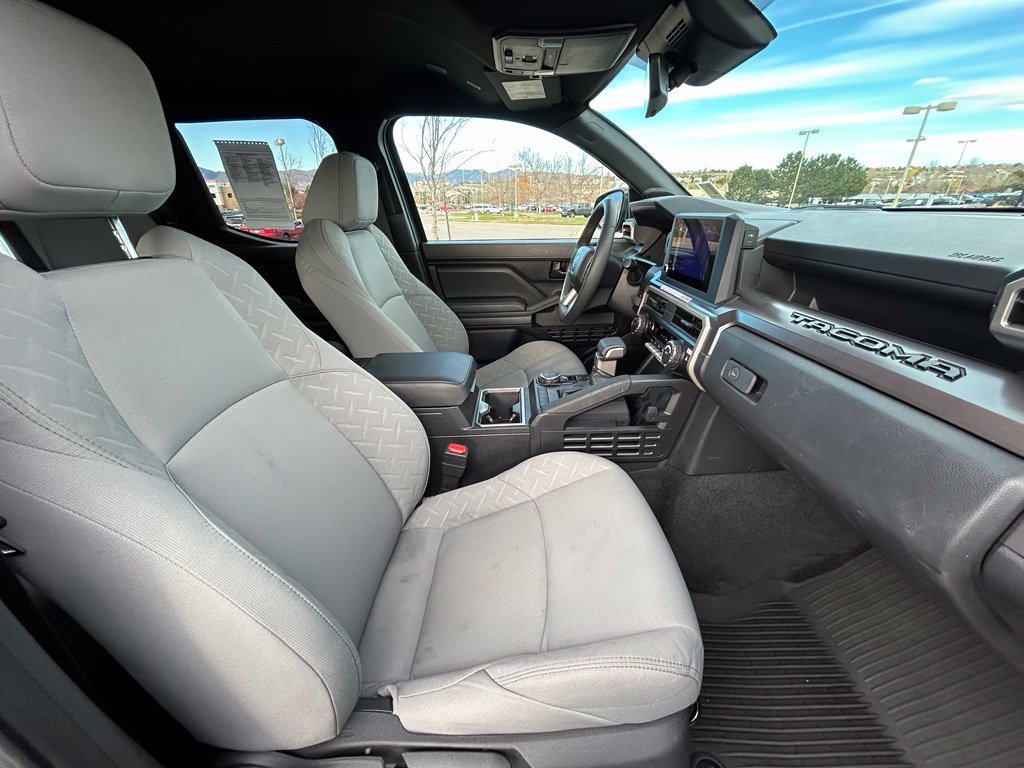 Used 2025 Toyota Tacoma SR5 AWD/4WD image 30