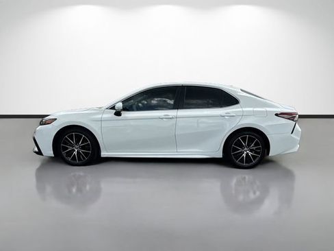 Used 2023 Toyota Camry SE FWD image 6