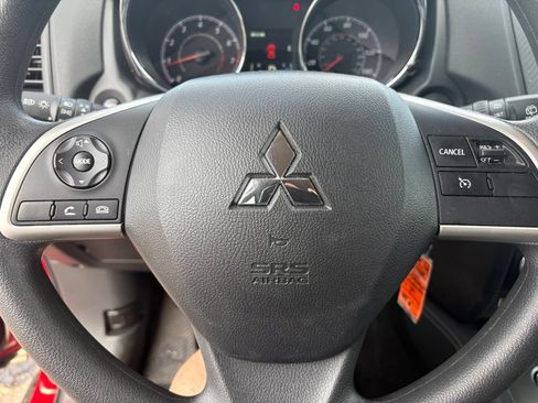 Used 2025 Mitsubishi Outlander Sport SE AWD/4WD image 17