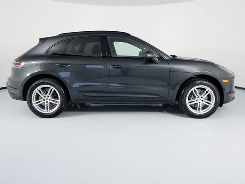 Certified 2025 Porsche Macan image 11