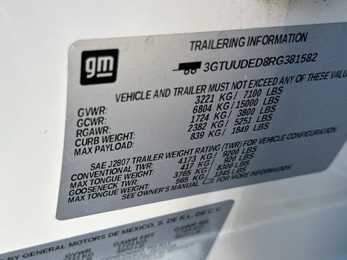 Used 2024 GMC Sierra 1500 SLT image 28