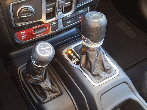 New 2025 Jeep Gladiator Mojave w/ Safety Group image 16