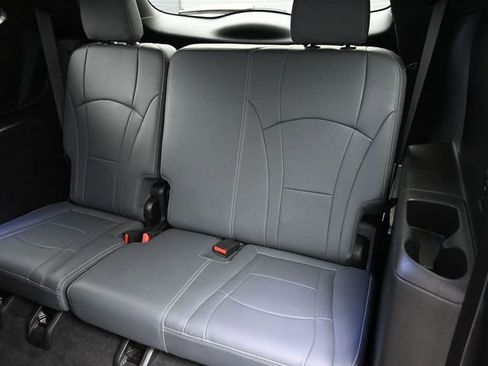Used 2024 Buick Enclave Premium FWD image 19