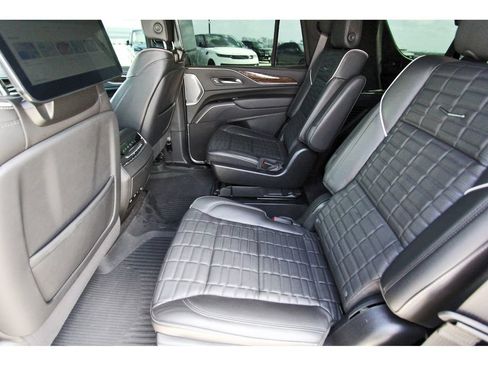 Certified 2024 Cadillac Escalade Sport Platinum w/ LPO, ONYX Package AWD/4WD image 7