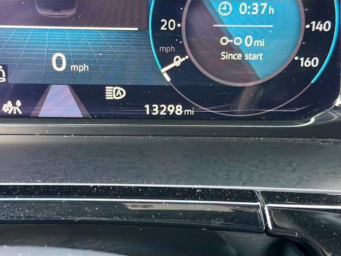 Used 2025 Volkswagen Atlas Cross Sport SE image 39