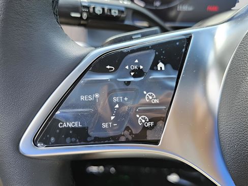 New 2025 Mercedes-Benz GLC 300 image 31