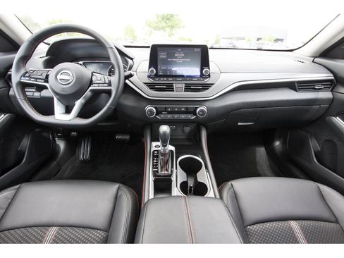Certified 2025 Nissan Altima 2.5 SR FWD image 12
