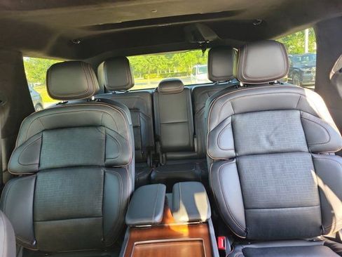 Certified 2025 Lincoln Navigator Black Label AWD/4WD image 21