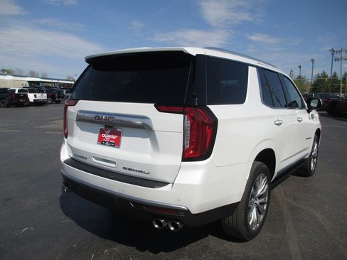 Used 2021 GMC Yukon Denali w/ Denali Premium Package image 6