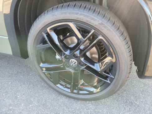 New 2026 Volkswagen Tiguan SE R-Line FWD image 27